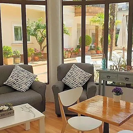 Mireia Hotel