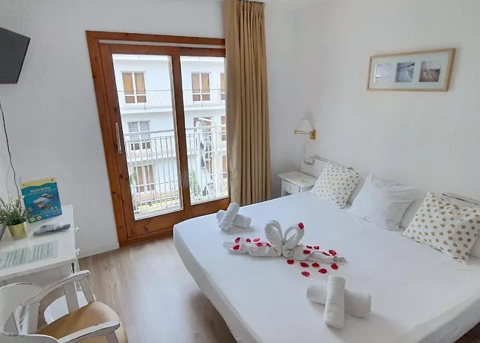 Mireia Отель Льорет-де-Мар