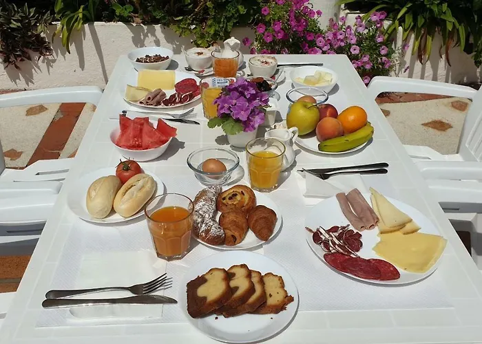 Отель Mireia Льорет-де-Мар